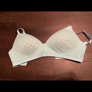 34DD VS Lightly Lined Wireless bra worn once